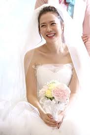 So far the current facts are concerned, son ye jin isn't married at the moment. Son Ye Jin In A Wedding Dress Hancinema The Korean Movie And Drama Database