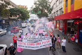 Garotas de programa fazem mobilização na zona boêmia de Belo Horizonte para  celebrar Dia da Prostituta 