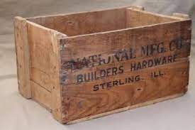 Places vicksburg, mississippi home improvementcarpenter sawdust specialties. Rustikale Vintage Holzbox Alte Box Von Builders Hardware Sterling Illinois Woman S Style Vintage Holzkisten Holzkisten Alte Kisten