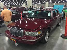 (in case of different tires in front and rear the dimensional data are valid for driving or rear wheels) 1990 Lincoln Town Car Values Hagerty Valuation Tool