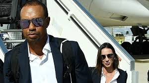 In the years since woods' affairs came to light, his performance on the golf course suffered dramatically. Tiger Woods Gets Big Kiss From Girlfriend Erica Herman After Winning First Tournament In 5 Years Entertainment Tonight