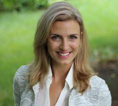 Kelly Dellinger's Instagram, Twitter & Facebook