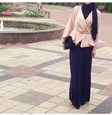 Tapi anehnya, aku sepertinya kok melihat kaki seorang wanita. Pakaian Muslimah Ke Pejabat Mybaju Blog