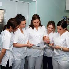 Anii de la cumpăna veacului al în spital funcţionează 10 secţii clinice şi numeroase compartimente medicale, 19 departamente institutul are ca obiect de activitate asistenţa medicală de specialitate, alături de cercetarea ştiinţifică medicală. Asistent Medical Colegiul Universitar Spiru Haret