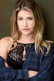 Lindsey Mitchell's Instagram, Twitter & Facebook