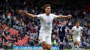 Patrik schick všetkým vyrazil dych, škótskeho brankára zahanbil gólom z polovice ihriska. Hnmlbzgdenvdom