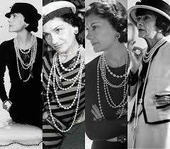 Coco chanel a decedat la varsta de 87 de ani, pe 10 ianuarie 1971. Piesele De Care Ai Nevoie Ca SÄ AdopÅ£i Stilul Lui Coco Chanel Fashion365