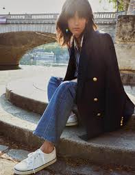 Du haut de ses 16 printemps, suzanne lindon fait la fierté de ses parents, les acteurs vincent lindon et sandrine kiberlain.entre sandrine kiberlain et sa fille suzanne (dont le papa est l'acteur vincent lindon), tout a.@vogueitalia @roversi vogue italia gennaio 2017 by paolo roversi. Suzanne Lindon Covers Madame Figaro June 4th 2021 By Matias Indjic Fashionotography