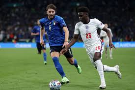 A period of travel and then return to london. Rlwccbymfvqhxm