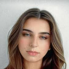 Lucia Dorsey's Instagram, Twitter & Facebook