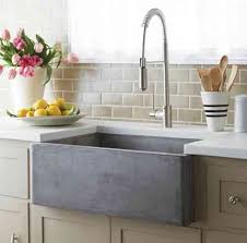 Cuisine Style Campagne 50 Idees Pour Une Deco Reussie Stone Sink Kitchen Farmhouse Sink Kitchen Stone Kitchen