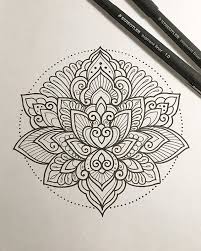 Fotos Draw Sketch Arte Ideias E Inspiracoes Para Lotus Mandala Tattoo Aktrovao Confira No Simple Mandala Tattoo Tattoo Design Drawings Mandala Tattoo