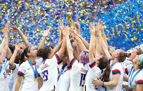 Conçois la tenue de terrain de la sportive. Coupe Du Monde Feminine Plus Fortes Que Les Hommes Mais Moins Payees Les Americaines Reclament L Egalite