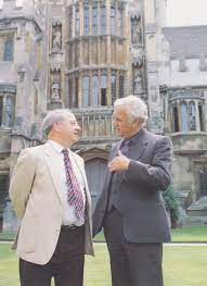 Colin Dexter And John Thaw On The Set Of Inspector Morse Inspector Morse British Actors American Actors