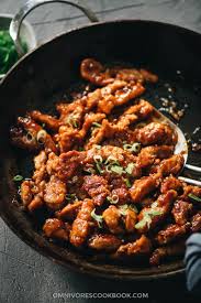 The pork is coated and fried until crispy, with tons of nooks and crannies that catch the sweet and sour sauce. Sweet And Sour Pork ç³–é†‹é‡Œè„Š Omnivore S Cookbook