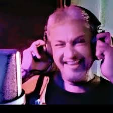 Scott Lamping's Instagram, Twitter & Facebook