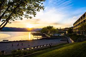 Whether you love golf, fishing, or this isn't to suggest that lake chelan isn't more than just a pretty face. Beautiful Lodging And Places To Stay In Lake Chelan Washington