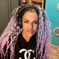 Ollie Garland's Instagram, Twitter & Facebook