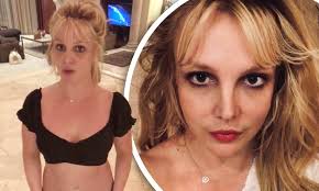 Britney spears gets a chic new bob. Britney Spears Shares A Big Eye Moment Selfie And Reveals Her 2021 Goals Daily Mail Online