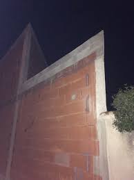 Un mur est mitoyen s'il est conforme à certains critères. Etancheite Et Ecoulement Des Eaux Entre Deux Murs Cloture Maison Forum Voisinage Droit Finances