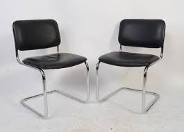 La plus belle sélection de pièces uniques de mobilier & de décoration 100% des pièces sélectionnées le prix de l'occasion, le style des magazines retours gratuits sous 14j paiement en 3x 500 nouveautés / jour 2 Chaises En Cuir Noir Chrome Breuer Style Cesna Chaise Mid Etsy