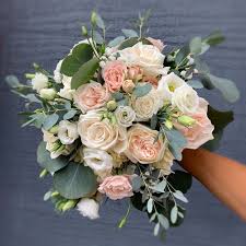 Pink and orange roses, white peony, dried flowers and leaves. Hkz1reb Z8pvvm