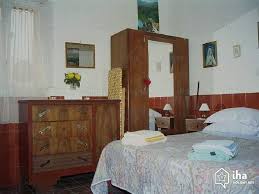 Trova le migliori case vacanze, bed and breakfast, agriturismo villa elena casa vacanze a scauri (lt) case vacanza villa elena con giardino fronte mare, a pochi passi dalla spiaggia, nella graziosa cittadina. Casa In Affitto In Una Zona Residenziale A Scauri Iha 6571