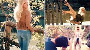 Jessica Simpson goes topless as she teases fans with sexy picture of her  bum in a thong bikini | The Irish Sun