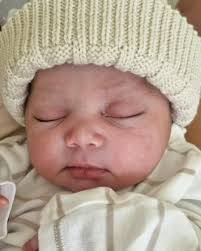 Y un día Dios me enseñó lo que realmente es el amor 🩷 Te amamos Victoria,  tu mamá es una valiente y tu papá un enamorado que ahora vive para  servirles a