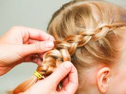 Geflochtene Zopfe Anleitungen Mit Bildern Mamafreundin Blog Zopfe Flechten Haare Flechten Anleitung Haare Flechten Anleitung Einfach