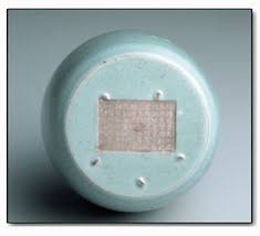 In similar fashion to longquan celadons , ru pieces have small amounts of iron oxide in their glaze that oxidize and turn greenish when fired in a reducing atmosphere. 78 Ru Ware Of Northern Song Ideas Ceramics Song Dynasty Chinese Ceramics