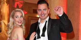 ⇓ noch gar nicht lange ist es her, als andreas gabalier und silvia schneider ihre trennung bekanntgaben. Gabalier On Solo Paths