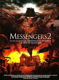It is shown with a pirate at the front with a lantern and a slave at the back rowing. Messengers 2 Pelicula 2009 Sensacine Com