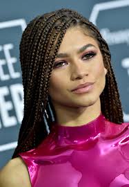 Zendaya has officially been crowned the Queen of the Red Carpet!  🔥http://ow.ly/7puA50xU6ZP