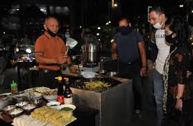 Blessed with singing talent, she had been singing from a very early age. Pertahankan Pendapatan Hotel Grand Inna Tunjungan Fokus Pada Fnb