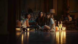 With sandra escacena, bruna gonzález, claudia placer, iván chavero. Hype Um Horror Geheimtipp Veronica Kultur Intro