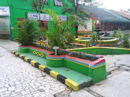 Taman sekolah unik yang digagas, bisa jadi salah satu nilai plus bagi standar adiwiyata, yakni sebuah program lingkungan dengan prinsip. Cet Taman Sekolah Yang Unik 17 Gedung Sekolah Unik Di Dunia No 10 Milik Indonesia