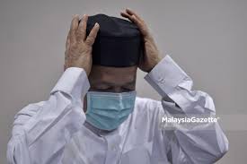 Maybe you would like to learn more about one of these? Reaksi Shahidan Kassim Selepas Dipecat Pengerusi Badan Perhubungan Umno Perlis