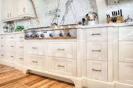 Kitchen Cabinet Hardware Using Only Pulls On Drawers And Doors Kitchen Cabinet Hardware Kitchencabi Diy Kitchen Decor Country Kitchen Designs Kitchen Cabinets