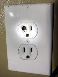 *up to 70% off plus an additional 20% off select tops, shirts, and tees valid through july 15, 2021 3:59 am edt in theory outlet u.s. When I Removed A Plug Strip I Realized It Had Blown This Outlet At Some Point I Am Not Going To Use The Top Outlet But Is It Safe To Temporarily Use