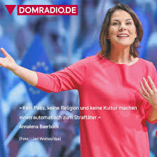 Sie bekommt seit kurzem personenschutz. Domradio De Annalena Baerbock Ruft Zu Einer Facebook