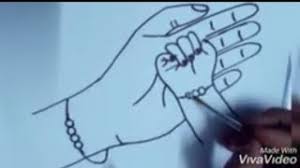 رسم يد ام وطفلتها رسم يد ام ماسكة يد بنتها رسم يد ام وبنتها رسم لعيد الأم mother daughter drawing youtube mother and daughter drawing okay gesture drawings