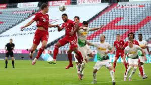 It lies near the border with the netherlands, west of düsseldorf. Kalahkan Gladbach Bayern Munich Di Ambang Juara