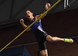 Romain indique 4 postes sur son profil. Renaud Lavillenie Repasse 6 Metres A Tourcoing