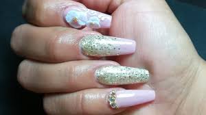 Uñas acrílicas con punta francesa dorada. Unas En Color Rosa Y Dorado 3d Y Swarovski En Colaboracion Con Carolina Aguirre Youtube