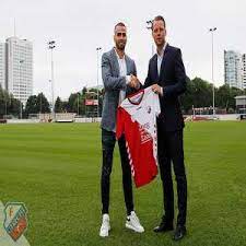 Dat meldt de club vrijdag op de eigen website. Saint Etienne S Oussama Tannane Joins Fc Utrecht On Loan Troll Football