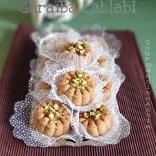 Aux graines de sésame, aux amandes, aux cacahuètes. Ghribia Tunisienne A La Farine De Pois Chiche Gourmandise Assia