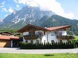 The venue comprises 6 rooms. Haus Albertha Ferienwohnung Ehrwald Tiroler Zugspitz Arena Privatvermieter Tirol