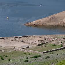 Das binnengewässer liegt in hessen eingebettet in eine reizvolle mittelgebirgslandschaft. Edersee Atlantis Ist Wieder Aufgetaucht Geo
