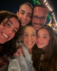 Agradecida de terminar el 2024 rodeada de mi familia, ame cada momento!!!  Lo disfrutamos mucho, regresamos cargados de energía y llenos de muchos  sueños y metas por cumplir… A todos les deseamos